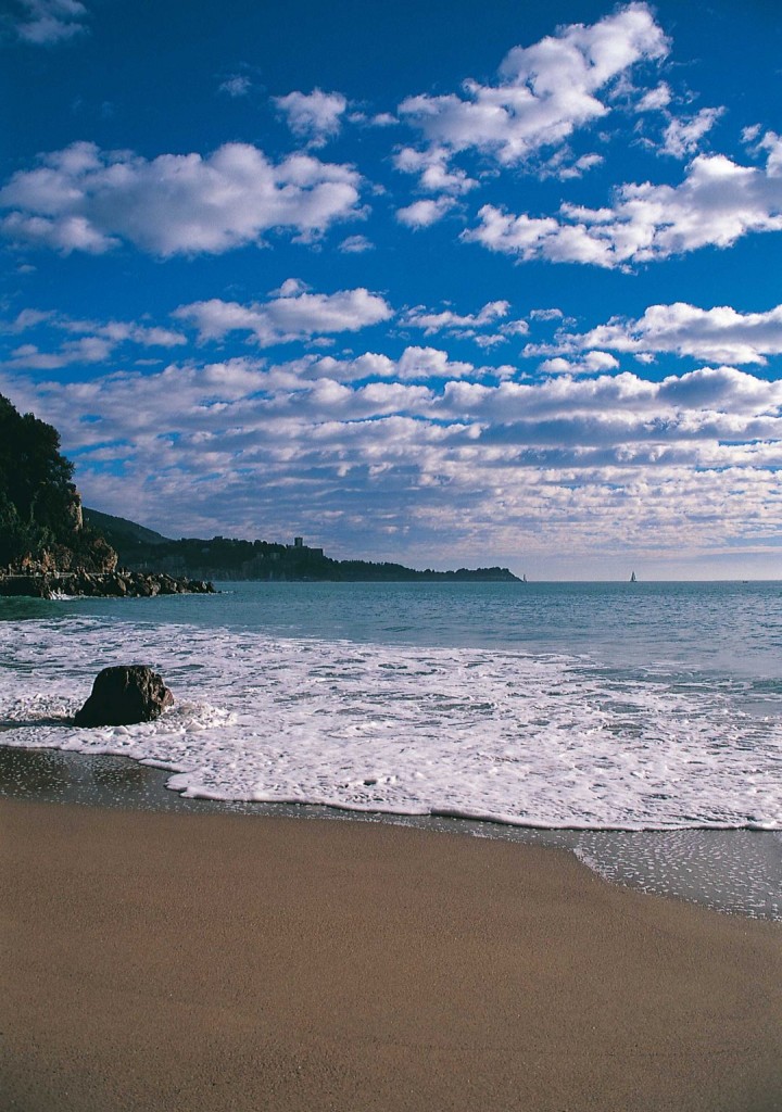 spiaggia-SAN-TERENZO-LERICI-liguria-1080x1535
